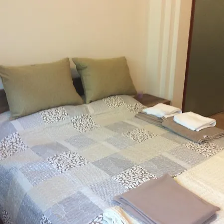 Bedroom - Center *