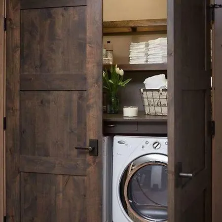 Bedroom - Center